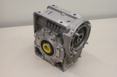 BONFIGLIOLI 2G2401118I1 W75 U D30 30 P90B14 B3 Schneckengetriebe Worm drive OVP