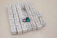 32x TELEMECANIQUE ZB5 AV033 Ø22mm Drucktaster 