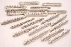 20x HARTING Federleiste Wellenlötanschluss gerade 2 A Stecker 09037966825