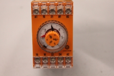 SCHLEICHER SZB 521 48V 0,3s-60 02622405 01 Zeitrelais Timer SZB521 OVP