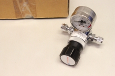 AIR LIQUIDE BS300-8  3Nm3/h.H2 0-12bar Druckminderventil Druckminderer OVP