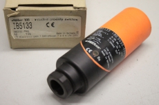  IFM ELECTRONIC IBE3030-FPKG Näherungsschalter induktiv IB5133 OVP