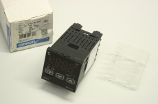 OMRON E5CSV-R1TD-500 24V 250V E5CSV Anzeige Display Temperaturregler  OVP