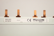 FERRAZ SHAWMUT 2963.003 970 N215614 16mm² 3polig 970mm Sammelschienträger 