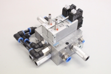 FESTO VSVA-B-M52-MZ-A1-1C1-APP Magnetventil Endplatte Schalldämpfer Sensor 