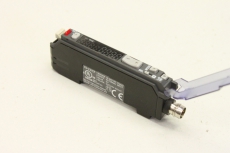 KEYENCE FS-V31CP Sensor Lichtleiter Messverstärker Fiber optic 00931CP OVP