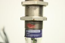 TELEMECANIQUE XUB9BPNM12 PNP M12  Reflexlichtschranke optisch 