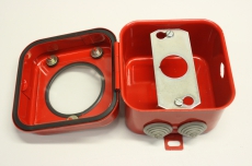 LEGRAND  38026 110x110mm Schaltergehäuse Sicherheitskasten OVP