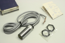 TELEMECANIQUE XSA-C10731 10723 12-48V Näherungsschalter induktiv 