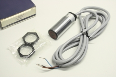 TELEMECANIQUE XSA-H10723 10723 12-48V Näherungsschalter induktiv 