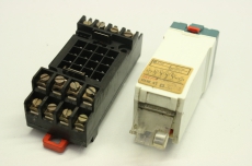 TELEMECANIQUE RHK41 24V 4 5A 250V  RHK 41 Relay Relais Mit Sockel 