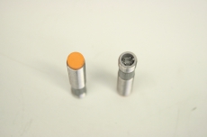 2x IFM IF5647 IFA2004-FRKG/US  M12 10mm IP67 Näherungsschalter induktiv 