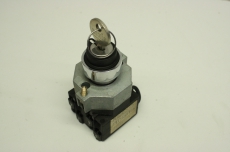 TELEMECANIQUE XBC-D A600 Q600 19155S11 660V 10A 3kW 380V Schlüsselschalter 