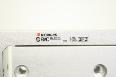 SMC MXU16-25-M9NW D-M9NW 16mm 25mm 0.7MPa Slide Tisch Schiebetisch OVP