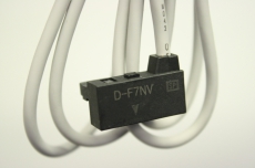SMC D-F7NV DF7NV 0.5A 30VDC 0.3mm 2-adrig Reed Schalter 