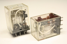 2x OMRON MY2-US-SV MY2USSV 5A 240VAC 28VDC 24VDC Relais 