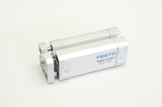 FESTO ADNGF-12-30-P-A 554210 10 Kompaktzylinder 