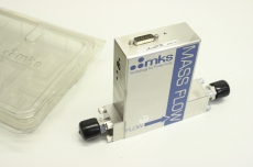 MKS 1579A01322LS1BV760 200 N2 2700 SLm GAS N2 Massenflussregler Mass flow 