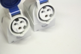 2x MENNEKES 101 16A 200-250V 2P 2P+ IP44 6h Stecker Kupplung Wanddose 